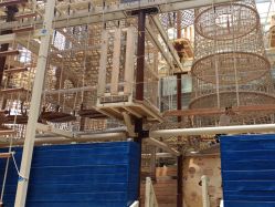 -PIPIKINGDOM皮皮王国欢乐号(欢乐海岸购物中心店)