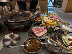 -围炉肉舍•炭烤活鳗•丹东海鲜烤肉(步行街店)