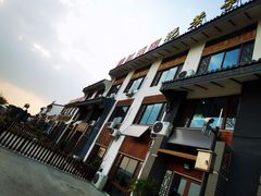 -七的湖·晚芳亭·阳澄湖农家菜·大闸蟹(莲花岛店)