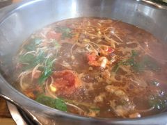 红酸汤锅-苗阿哥