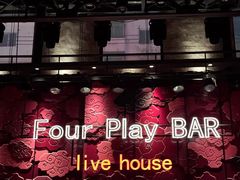 -FOUR PLAY BAR