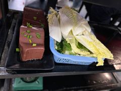 -牛一煲美食(江高店)