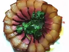 野韭菜烩腊肉-迎宾饭店