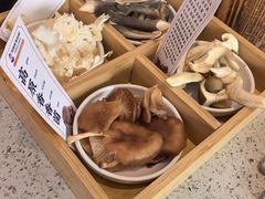 -阿婆情腊排骨火锅(金虹路店)