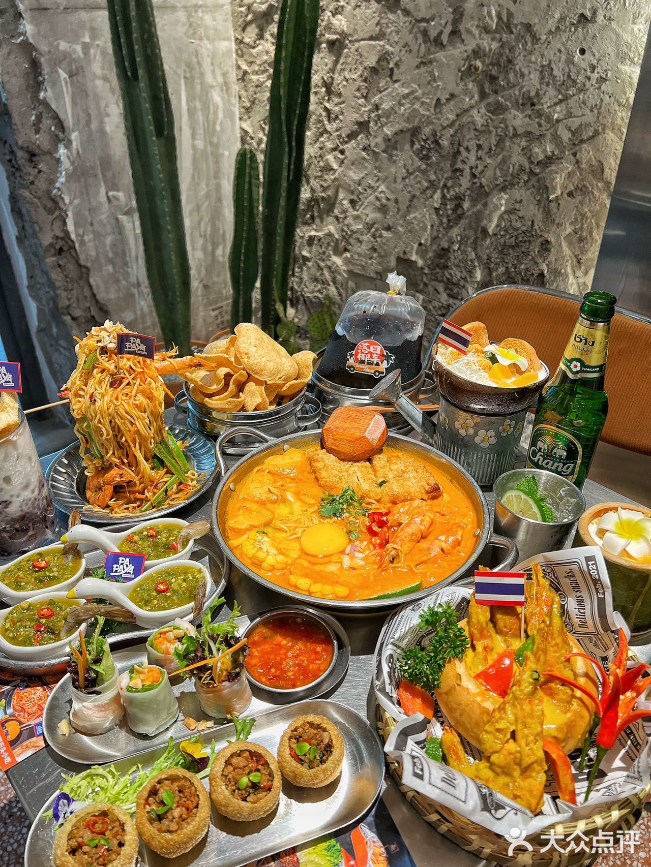 去什么洪崖洞！只想跟朋友吹嘉陵江风吃泰餐