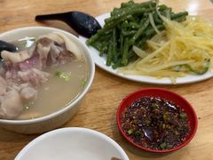 -雷祖芳老妈蹄花店