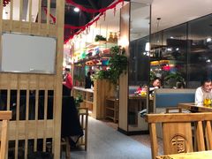 大堂-明何记涮牛肚(品牌首店隋唐植物园南门古城路店)