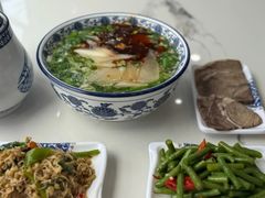 -伊穆祥牛肉面总店·清真
