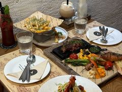 -Mark&Mars Restaurant