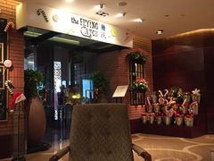 -香格里拉鱼跃地中海西餐厅·牛排披萨