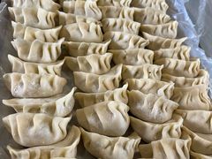 -小草屋轰趴馆别墅派对新场团建家庭聚会