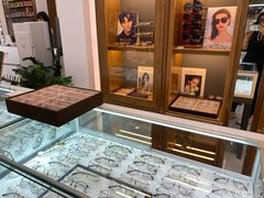 -回瑞眼镜·蔡司·依视路官方授权店(广益路万达店)
