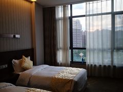 -润华商务酒店
