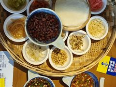 -包整·丝娃娃(一览甲秀楼风景店)