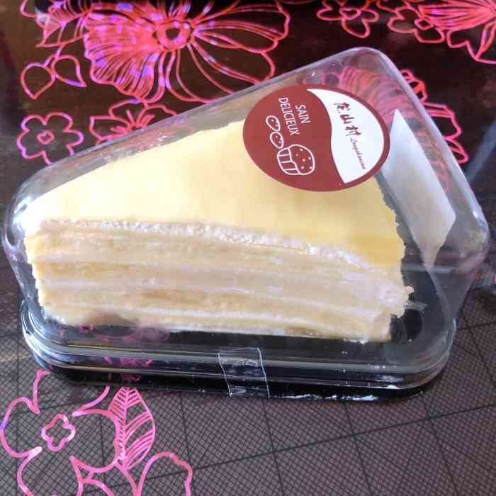 龙山村烘焙工坊(新华联店)-"下班路过突然想吃面包就去了,店内环境