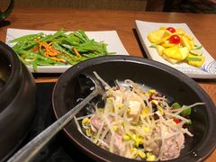 -云海肴·汽锅鸡·云南菜(天山百盛优客店)