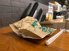 -星巴克(上海虹桥新天地二店)