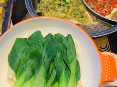 -阿瓦山寨·湘菜现炒·剁椒鱼头王(咸阳总店)