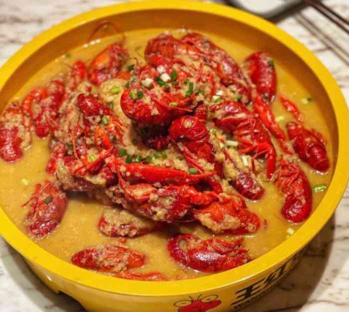 王红军龙虾(新民路店)-"小龙虾,巨好吃,吃完再来一口面,真的太美.