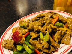黄芥末酱炒牛肉-乾坤饭店