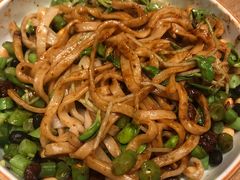 炸酱面-小大董·烤鸭(凤凰汇店)