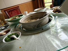 秘制野菌土鸡养生汤-生宇山珍野生菌汤锅•始于1999(双流古塔店)