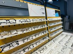 -LOOK眼镜·蔡司依视路配镜(宝山万达店)