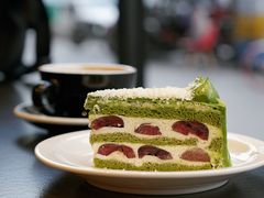 车厘子抹茶蛋糕-black rainbow coffee