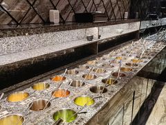 玲琅满目的调料台-红辣椒·川菜·火锅(大洋中心店)