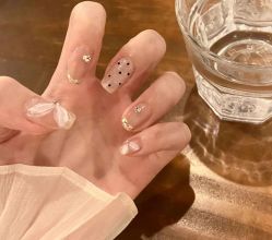 -EMILY艾枚莉美甲美睫·美颜·现磨咖啡