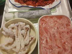 -两三事小郡肝串串香火锅(桂庙店)