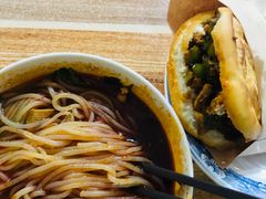 孜然夹馍-老字号杨坡红油米线腊汁肉夹馍(东四道巷店)