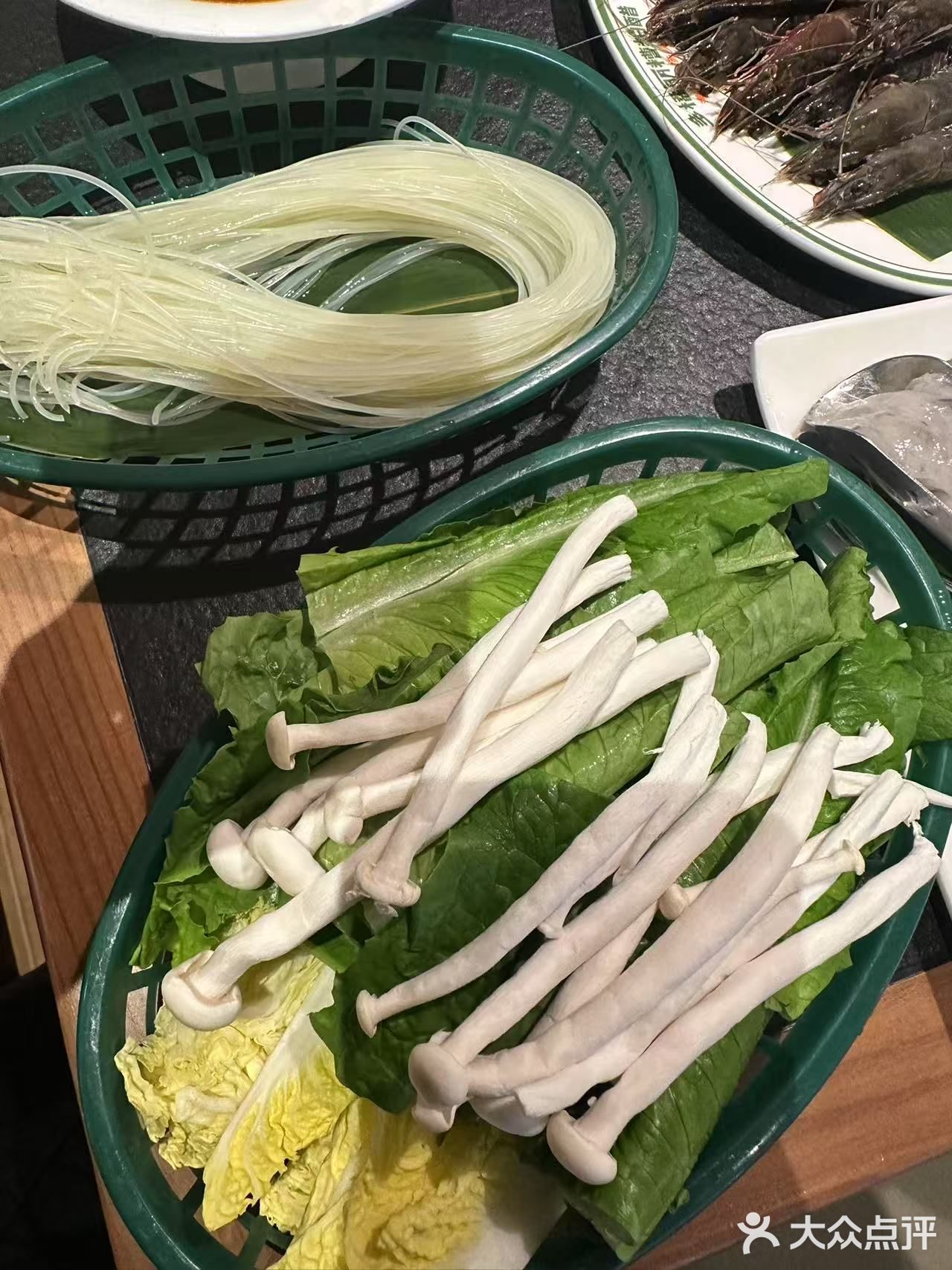 招牌海南文昌鸡，鸡肉鲜嫩弹牙，煮5分钟左右即可食用