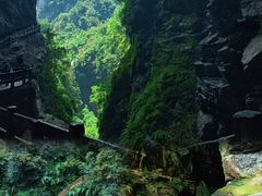 -龙水峡地缝景区