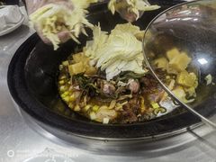 -屯老二农家铁锅炖·行业领军者(梅江店)