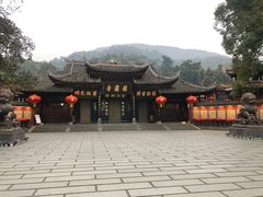 -峨眉山报国寺
