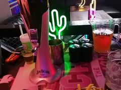 -UP嘻哈酒吧(粉巢店)