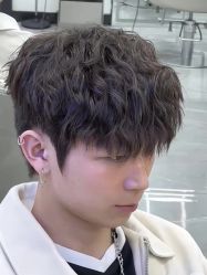 -乾健·烫染·接发SALON
