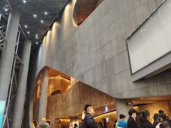 -虹桥艺术中心