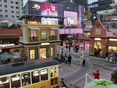 -中航城君尚购物中心