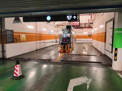 -徐汇日月光地下停车场