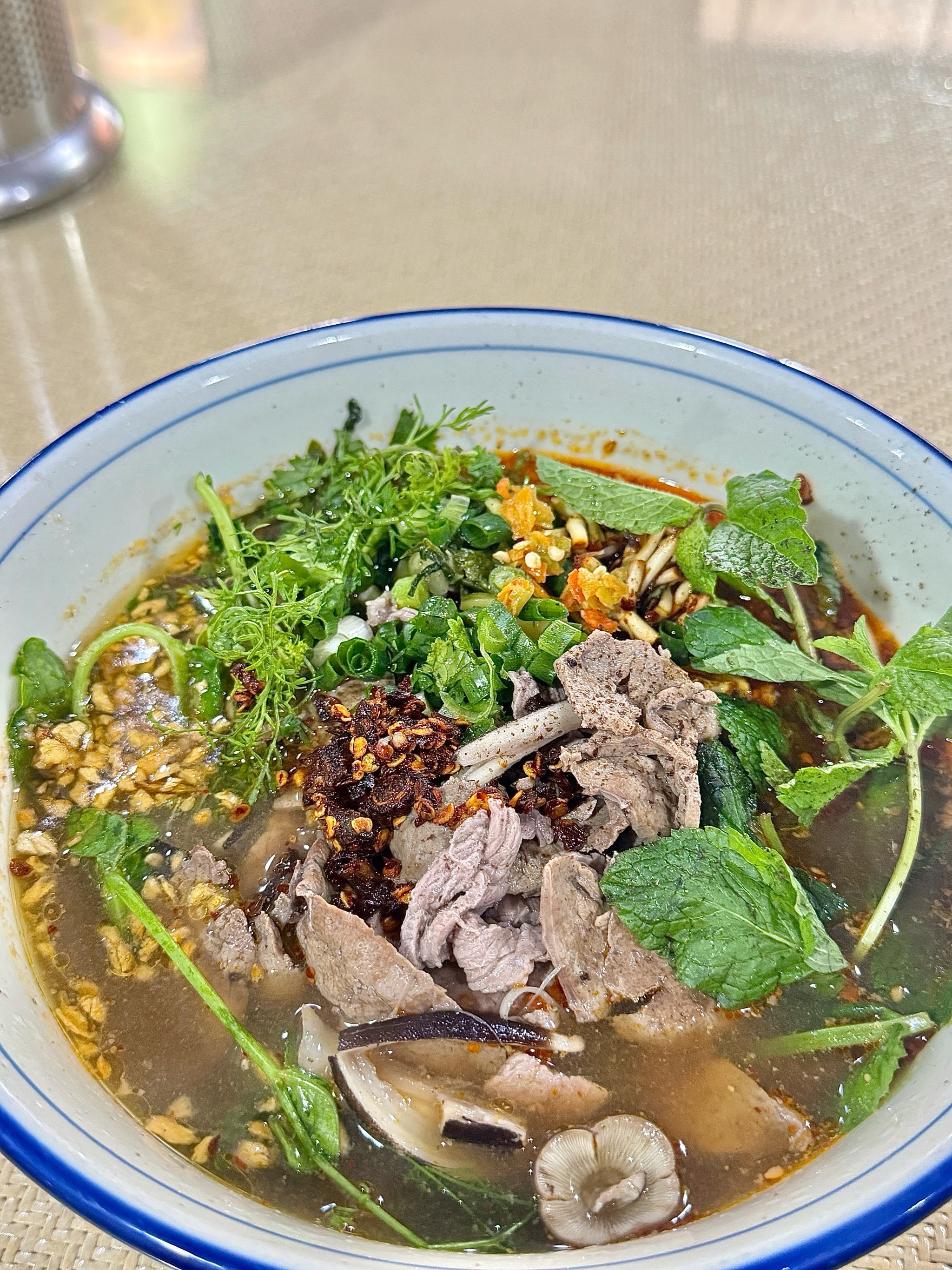 【西双版纳勐混牛撒撇米线店 】