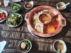菌王奇香锅-滇釜火锅·能喝汤的火锅(车公庄店)