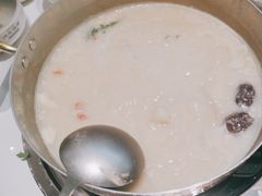 胡椒猪肚鸡-洪氏嗨捞·广东猪肚鸡·椰子鸡火锅(西咸万象城店)