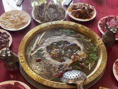 -周老三跷脚牛肉·全牛火锅(非遗传承店)