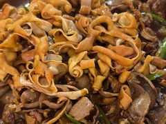 -一品红烧鸭特色川菜(三岔湖店)