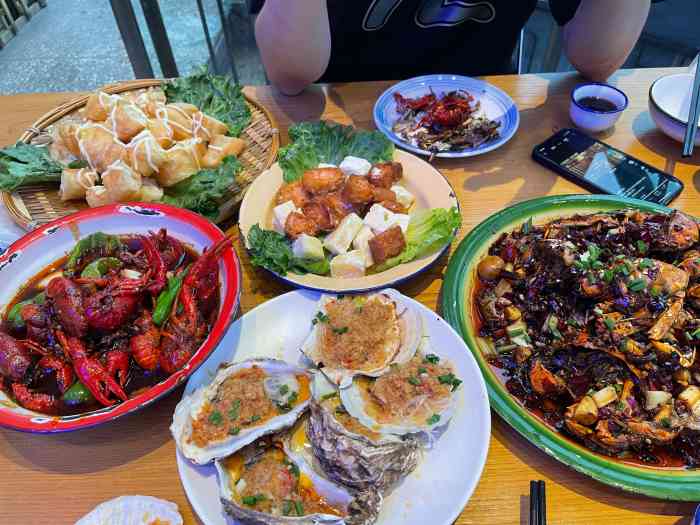 四十七楼大排档-"大厦位于重庆著名的酒吧一条街九街上,从正.