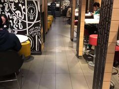 大堂-麦当劳(新闸路店)
