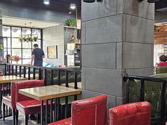-愉肴麻辣香锅(中山路店)