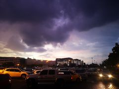 -席娜卡琳火车铁道夜市